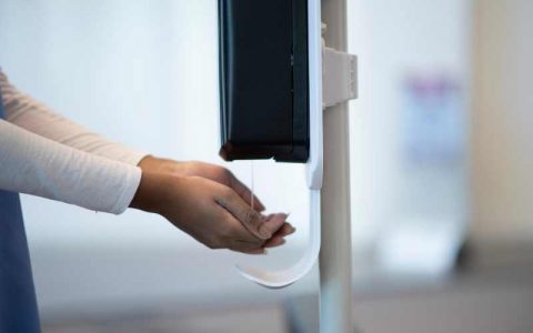 6 Ways to Create a Touchless Office with Property Technology