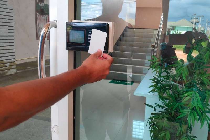 Key Card & Key Fob Entry Systems: A Guide to Access Control