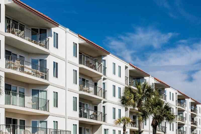 Park at Sixth is in the iconic neighborhood of Bankers Hill in San Diego, CA.