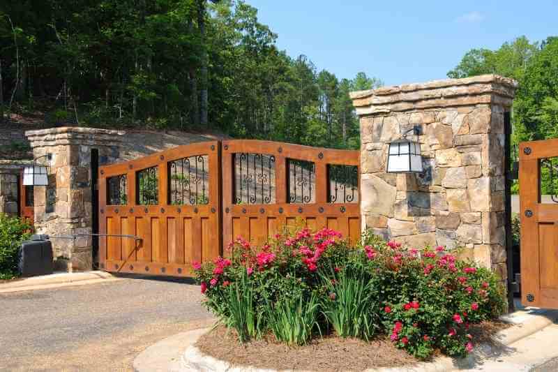 options for hoa gate access control