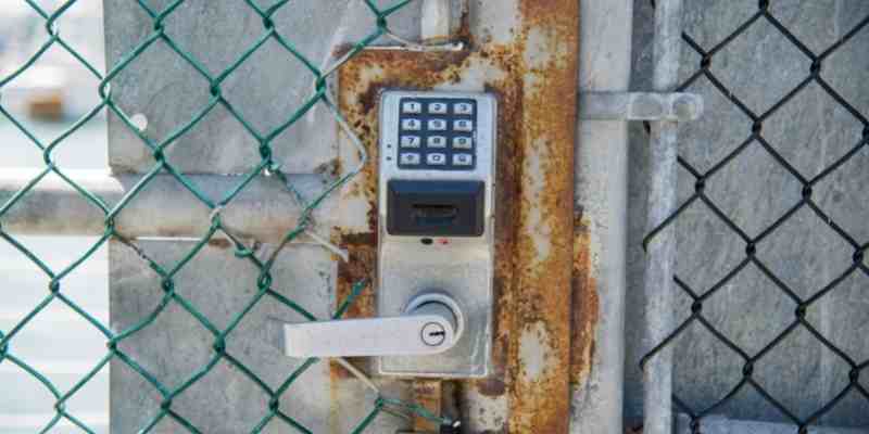 One gate security access control panel is the keypad.