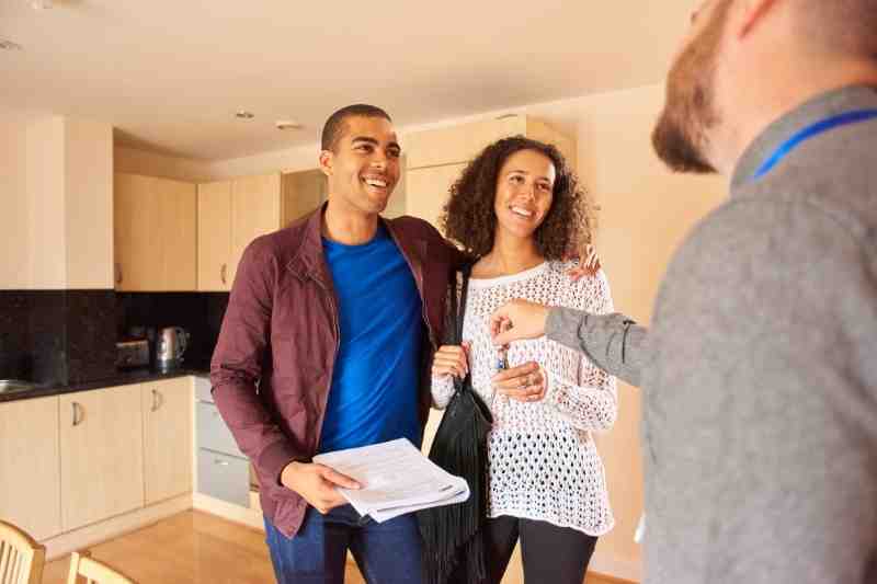 3 Ways to Find & Retain Long-Term Tenants: Property Manager Guide