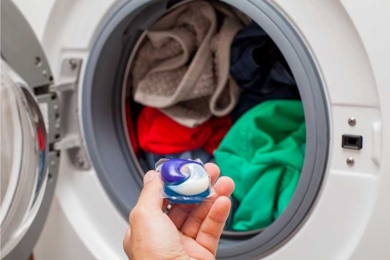 Providing detergent in your apartment laundry room can keep your machines running efficiently