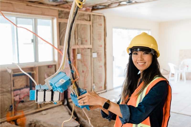 Recruiting women can easily fix the construction labor shortage
