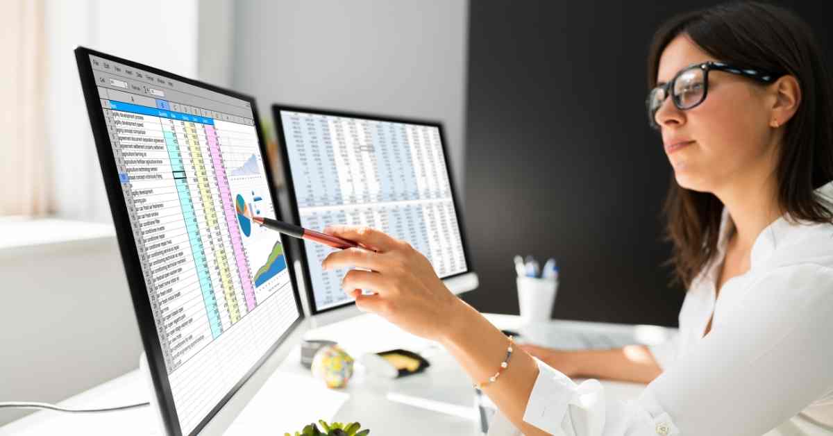 Top 5 Real Estate Lead Tracking Systems [+ FREE Template]