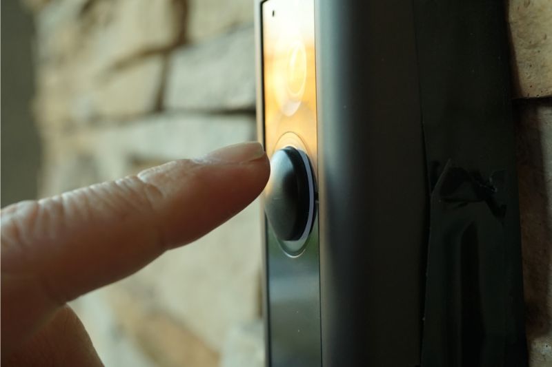 A multifamily doorbell with a single button