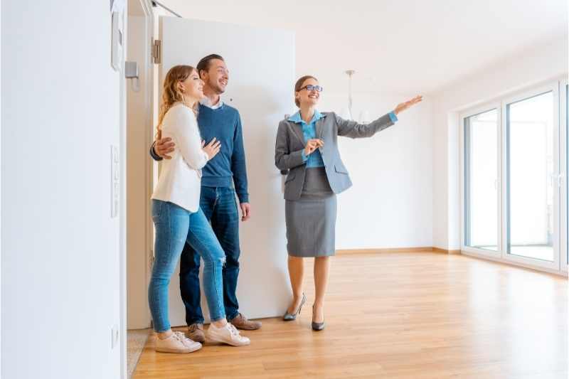 A realtor gives an apartment showing