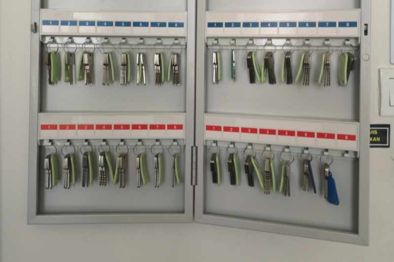 using a key cabinet as a key management system