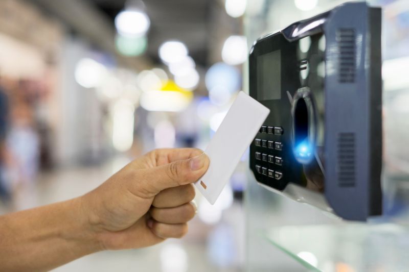 employee using proximity card readers