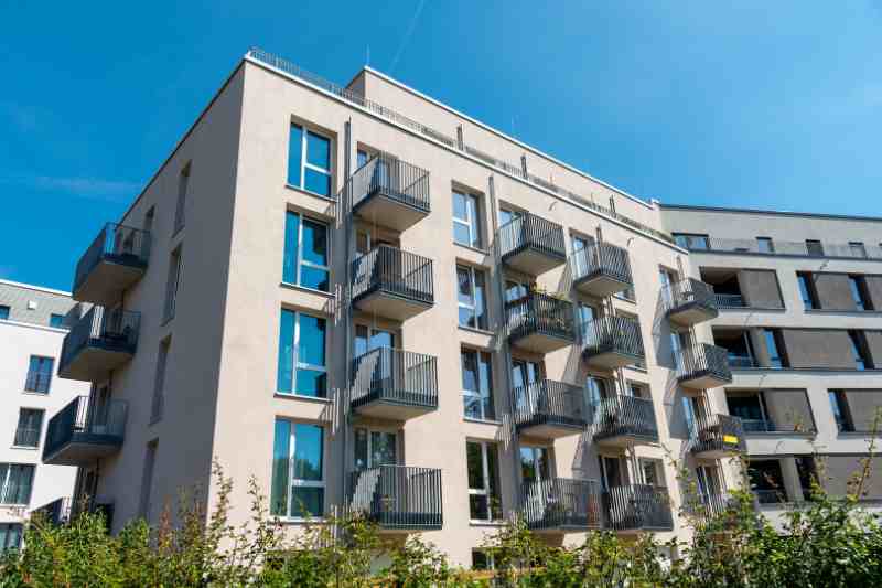 Mid-rise Apartments: What Are They & What Makes Them Unique?