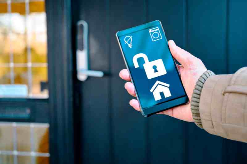 Unlocking Bluetooth lock with a smartphone