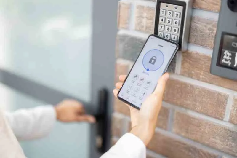 Commercial Keyless Door Lock Buying Guide: What to Look For