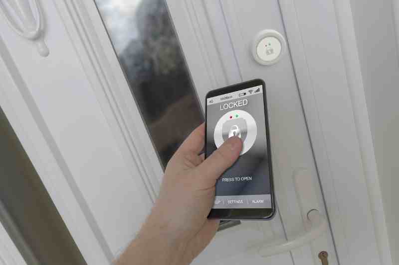 Locking a Bluetooth door lock with a smartphone.