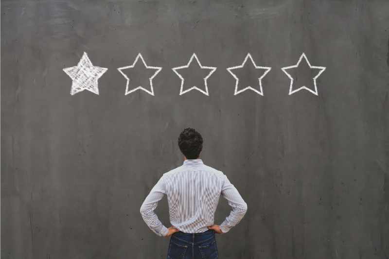 negative apartment reviews can result in low rankings online.