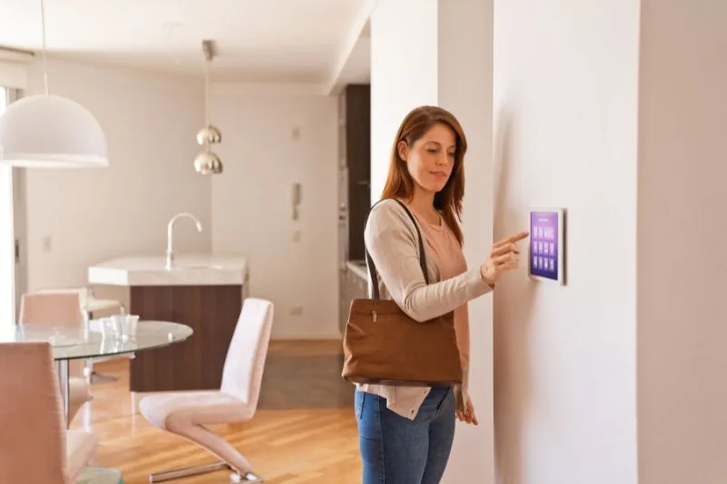 3 Best Apartment Security Systems For Renters & Managers