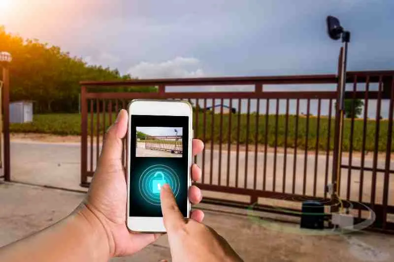 Choosing from the 3 Best Cellular Gate Entry Systems for Your Building