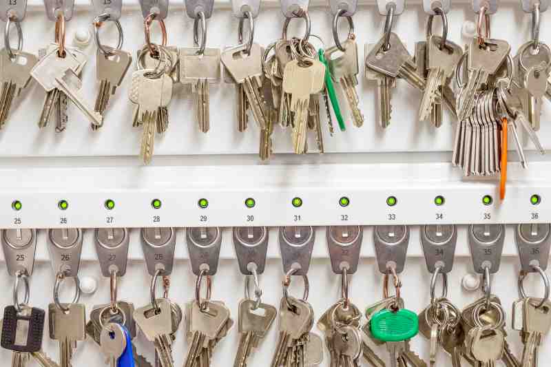 key cabinets are one of the most common physical key management systems