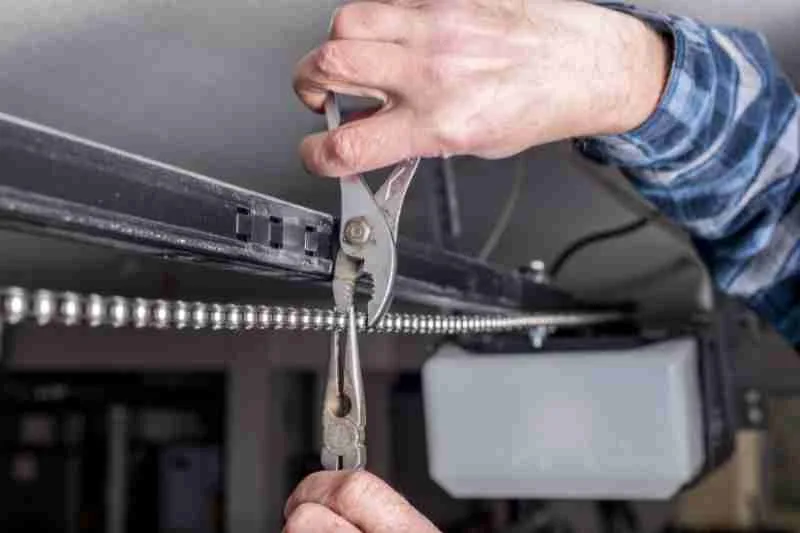 Best Garage Opener Repairs [+ 4 Ways to Repair a Garage Opener]