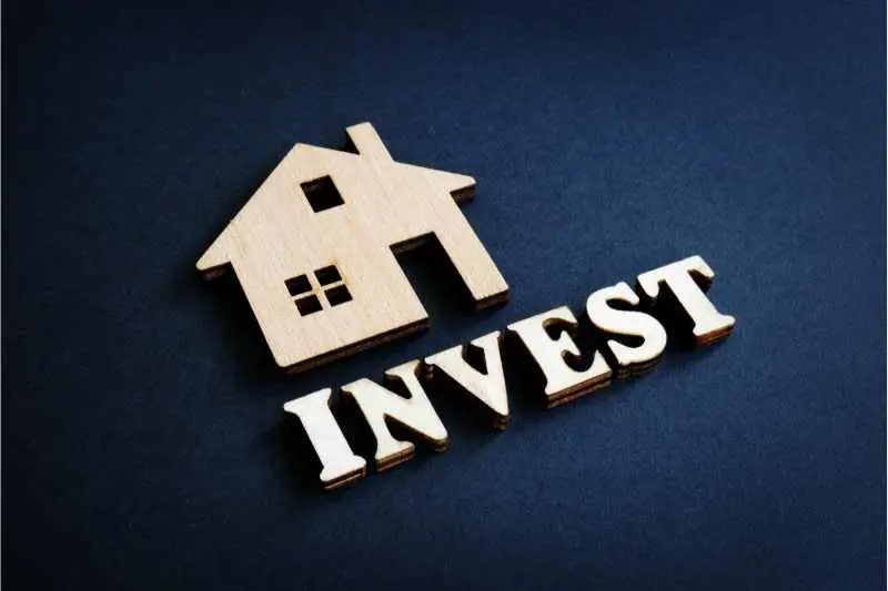 A real estate investing image