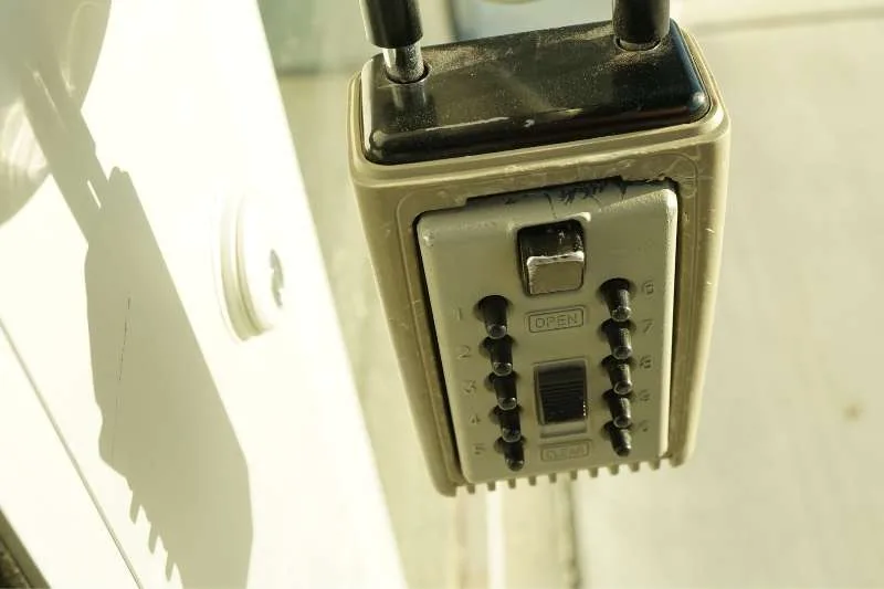 4 Best Wall-Mount Key Lock Boxes: Features, Pricing, & More