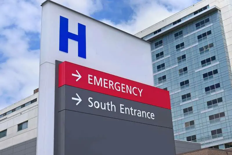 hospital sign for entrance
