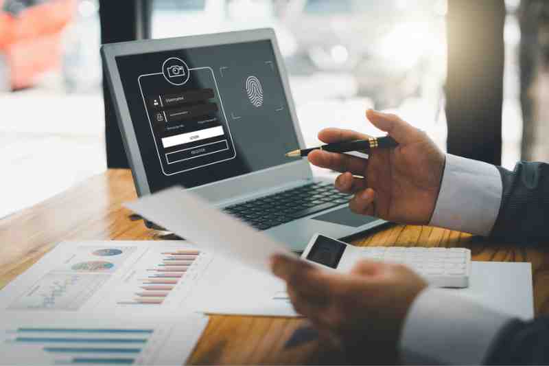 Person using mandatory access control to access sensitive files.