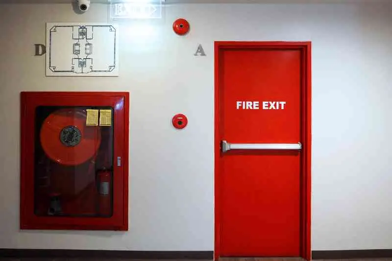 Multifamily exit emergency door for fires.