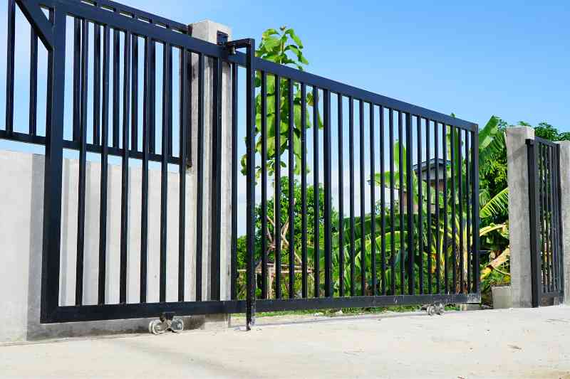 Automatic gate motors in Miami.