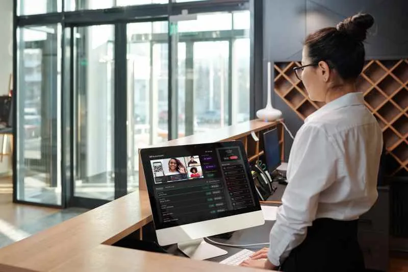 5 Best Front Desk Software Systems for Your Building