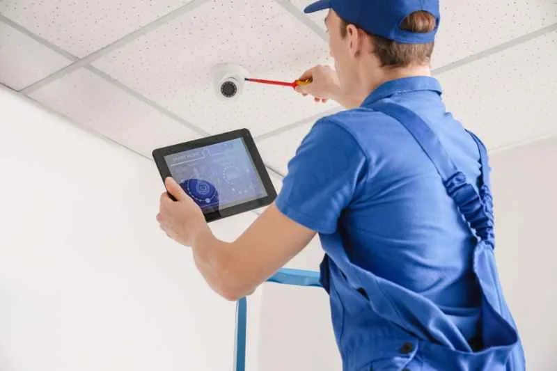 Becoming a Security Systems Installer: A Comprehensive Guide