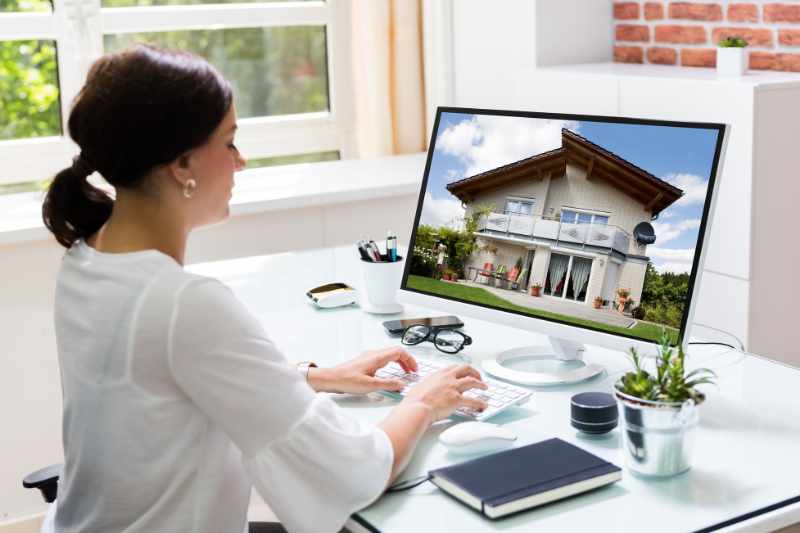 property manager using real estate software platform