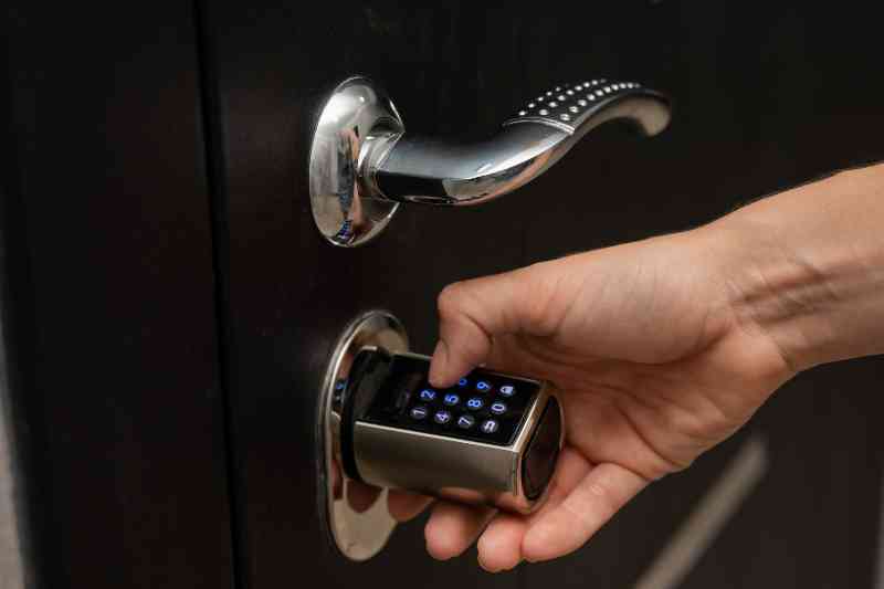 Keypad smart lock battery life.