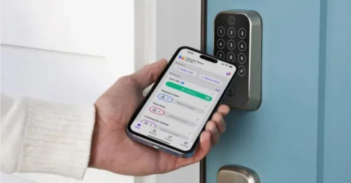 Resident uses the ButterflyMX Yale offline lock integration to unlock their unit door.