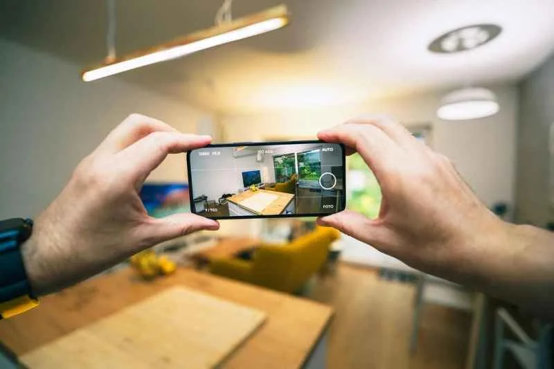 Explore the pros and cons of self-guided tours in student housing.